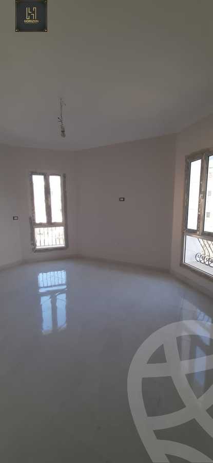 https://aqarmap.com.eg/en/listing/4521553-for-rent-cairo-new-cairo-compounds-mountain-view-hyde-park