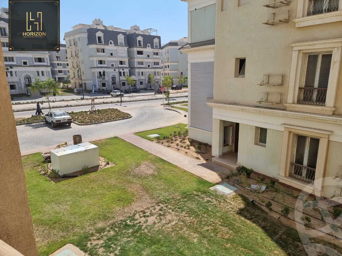 https://aqarmap.com.eg/en/listing/4805915-for-sale-cairo-new-cairo-compounds-mountain-view-hyde-park