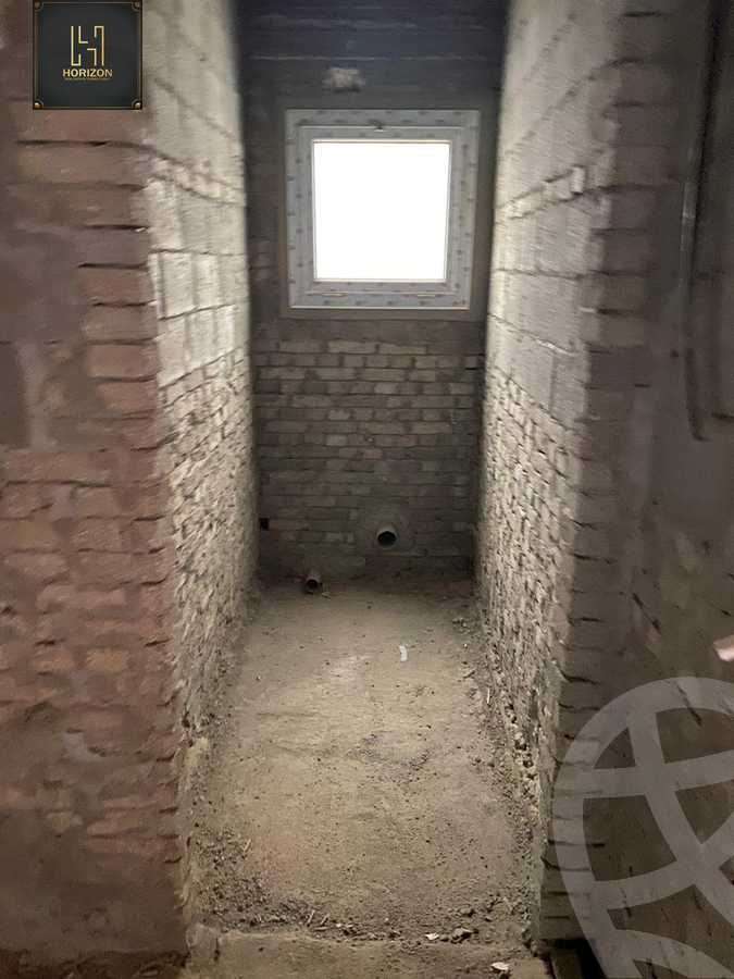 https://aqarmap.com.eg/ar/listing/5492211-for-sale-cairo-new-cairo-compounds-hyde-park-centre-ville-hyde-park