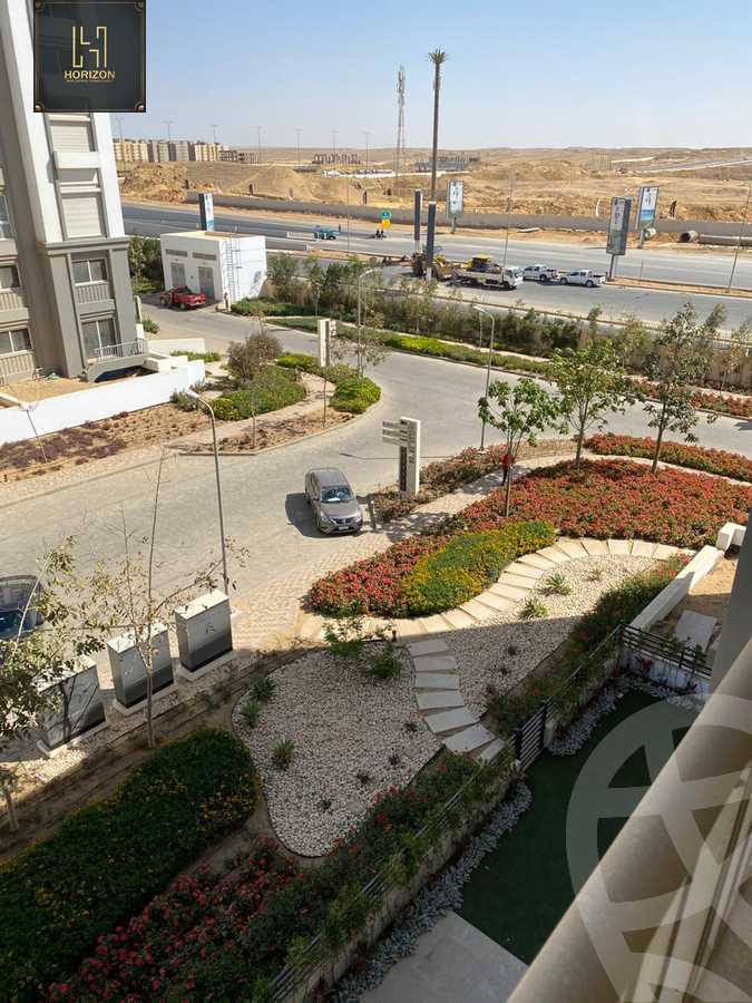 https://aqarmap.com.eg/ar/listing/5492211-for-sale-cairo-new-cairo-compounds-hyde-park-centre-ville-hyde-park