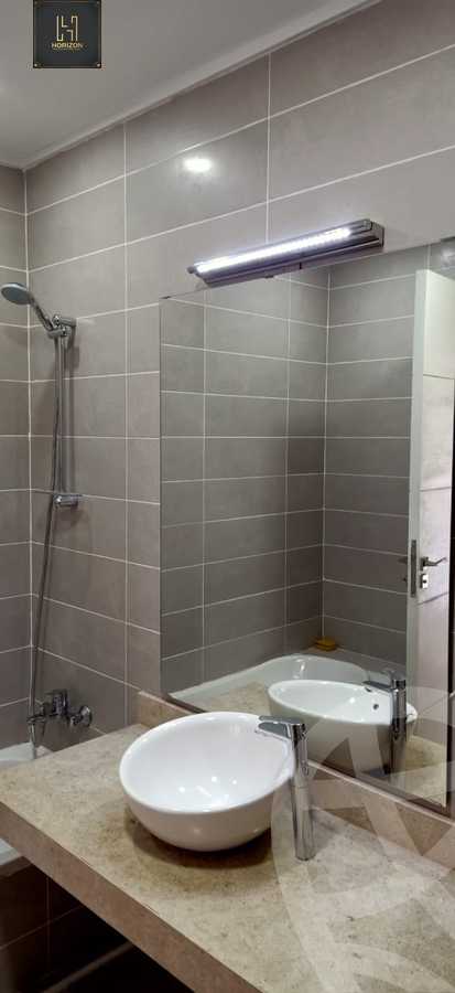 https://aqarmap.com.eg/ar/listing/5494724-for-sale-cairo-new-cairo-compounds-kmbwnd-fyldj-jyt-blm-hylz