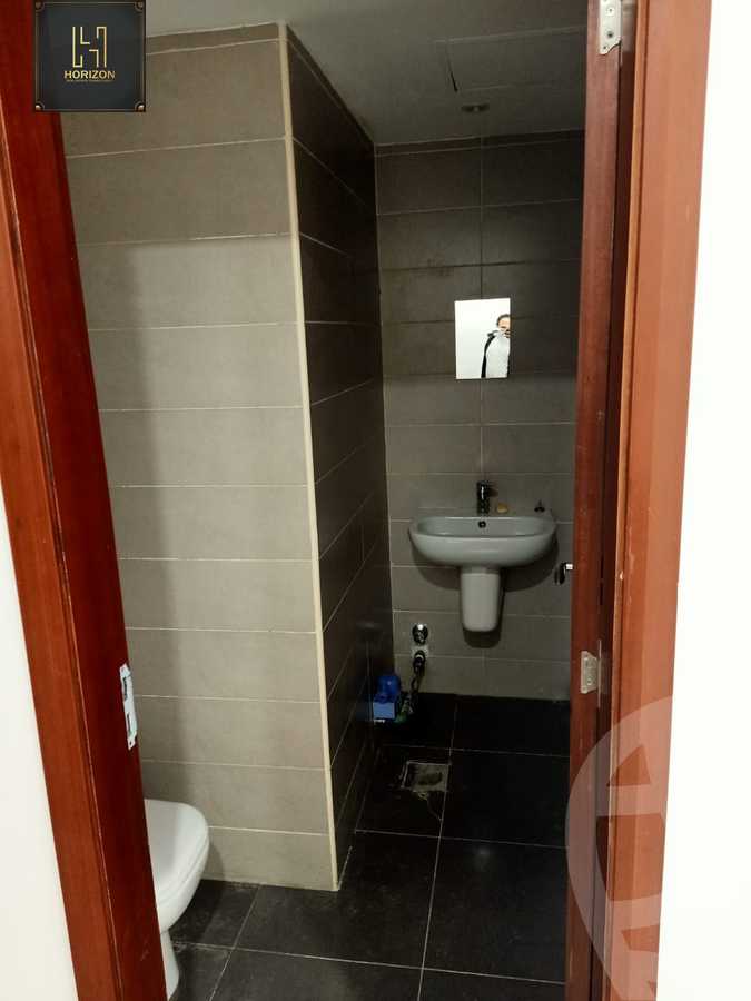 https://aqarmap.com.eg/ar/listing/5604768-for-rent-cairo-new-cairo-compounds-tryfywm-byzns-kwmblks-nm-llttwyr