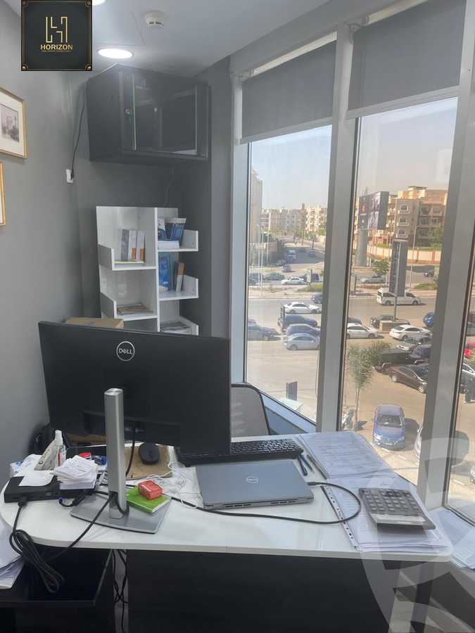 https://aqarmap.com.eg/ar/listing/5298402-for-rent-cairo-new-cairo-compounds-tryfywm-byzns-kwmblks-nm-llttwyr