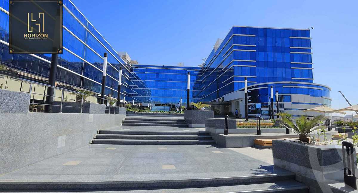 https://aqarmap.com.eg/ar/listing/5298402-for-rent-cairo-new-cairo-compounds-tryfywm-byzns-kwmblks-nm-llttwyr