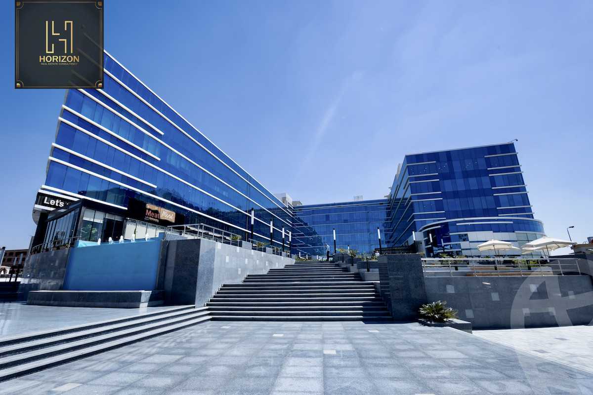https://aqarmap.com.eg/ar/listing/5298402-for-rent-cairo-new-cairo-compounds-tryfywm-byzns-kwmblks-nm-llttwyr
