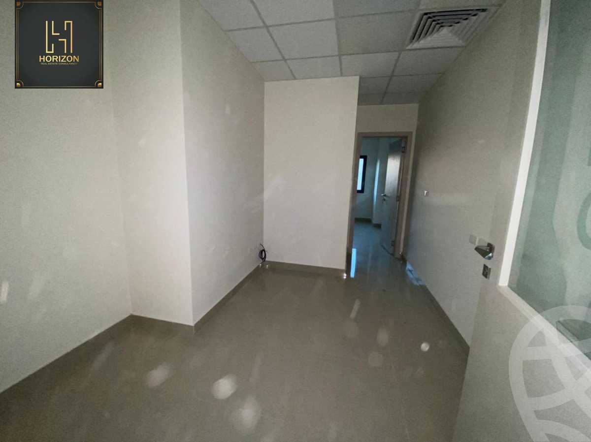 https://aqarmap.com.eg/ar/listing/6178940-for-rent-cairo-new-cairo-compounds-united-medical-center-–-umc