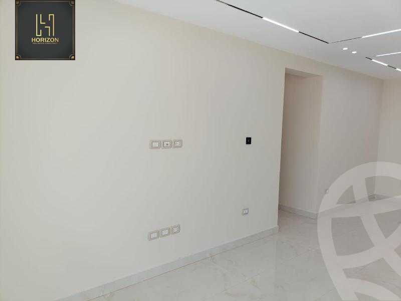 https://aqarmap.com.eg/ar/listing/6184619-for-rent-cairo-new-cairo-compounds-galleria-moon-valley