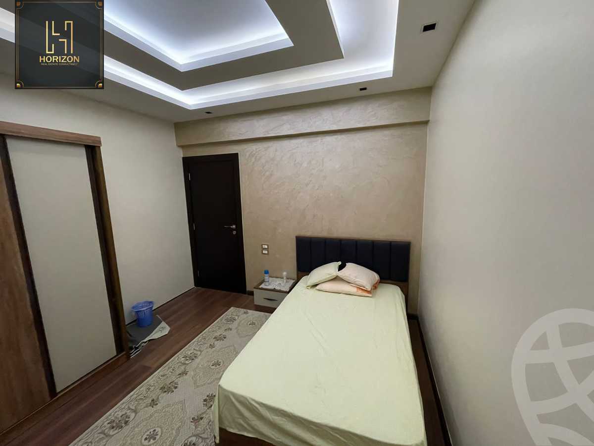 https://aqarmap.com.eg/ar/listing/6215977-for-rent-cairo-new-cairo-compounds-mountain-view-hyde-park