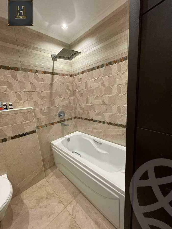 https://aqarmap.com.eg/ar/listing/6215977-for-rent-cairo-new-cairo-compounds-mountain-view-hyde-park