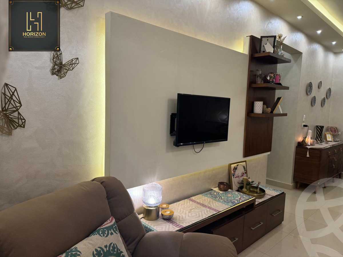 https://aqarmap.com.eg/en/listing/6230432-for-rent-cairo-new-cairo-compounds-hyde-park-centre-ville-hyde-park
