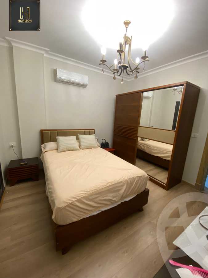 https://aqarmap.com.eg/ar/listing/6258720-for-rent-cairo-new-cairo-compounds-fifth-square