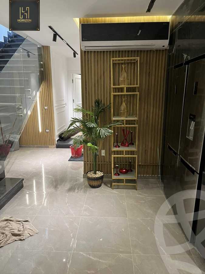 https://aqarmap.com.eg/en/listing/6259719-for-sale-cairo-new-cairo-compounds-mountain-view-hyde-park