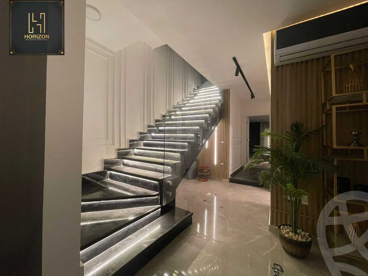 https://aqarmap.com.eg/en/listing/6259719-for-sale-cairo-new-cairo-compounds-mountain-view-hyde-park