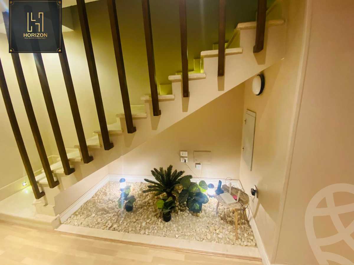 https://aqarmap.com.eg/en/listing/6262986-for-sale-cairo-new-cairo-compounds-mountain-view-hyde-park