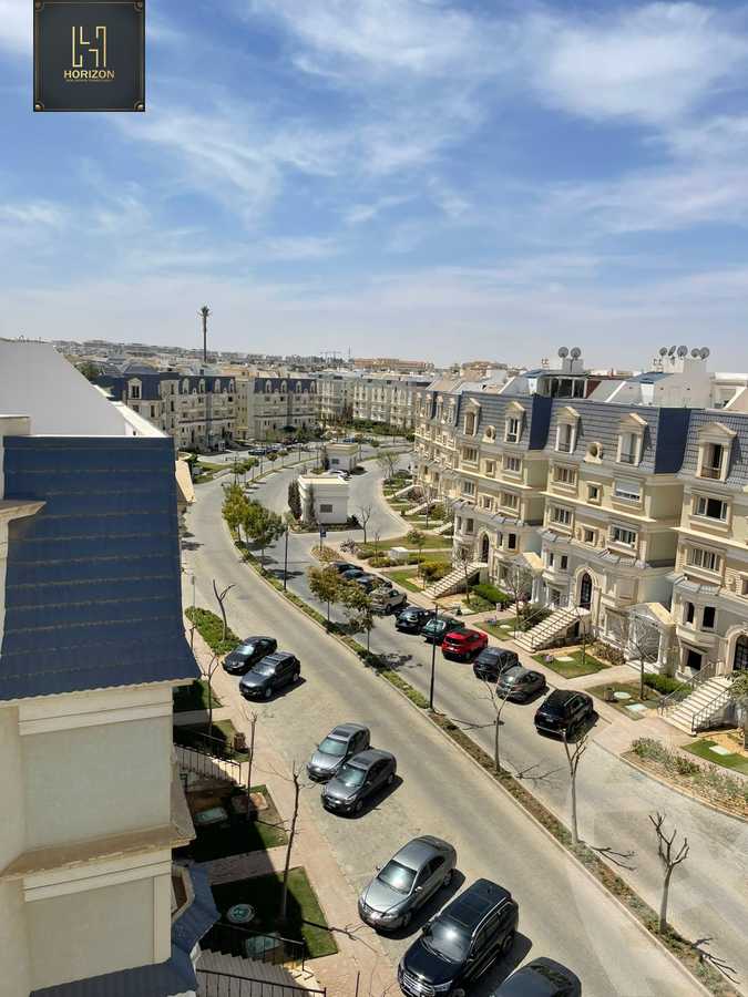 https://aqarmap.com.eg/en/listing/6266590-for-sale-cairo-new-cairo-compounds-mountain-view-hyde-park