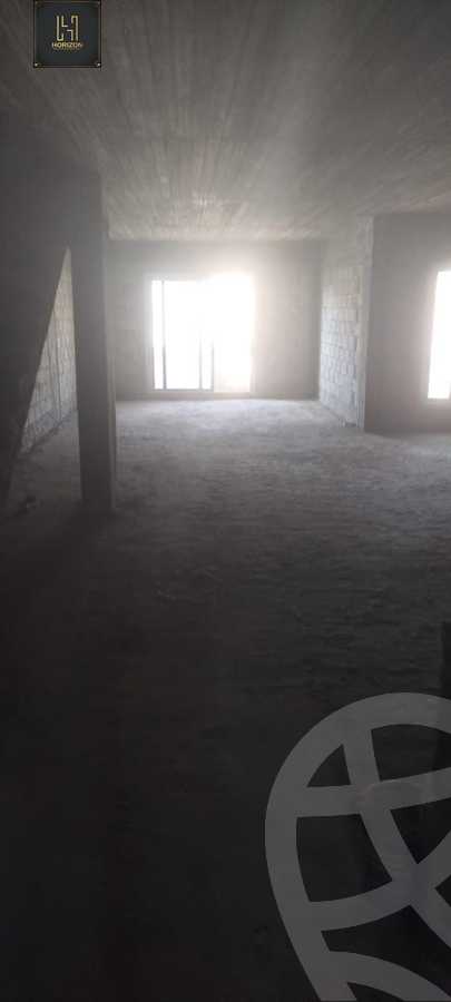 https://aqarmap.com.eg/en/listing/6266658-for-sale-cairo-new-cairo-compounds-mountain-view-hyde-park