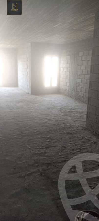 https://aqarmap.com.eg/en/listing/6266658-for-sale-cairo-new-cairo-compounds-mountain-view-hyde-park