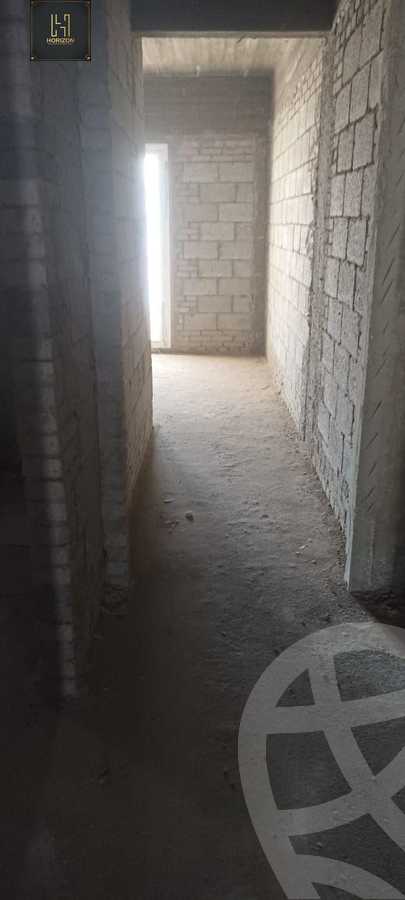 https://aqarmap.com.eg/en/listing/6266658-for-sale-cairo-new-cairo-compounds-mountain-view-hyde-park