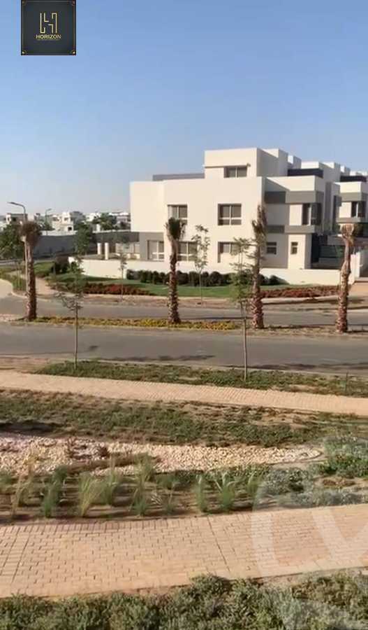https://aqarmap.com.eg/en/listing/6276901-for-sale-cairo-new-cairo-compounds-hyde-park-cluster-15-hyde-park