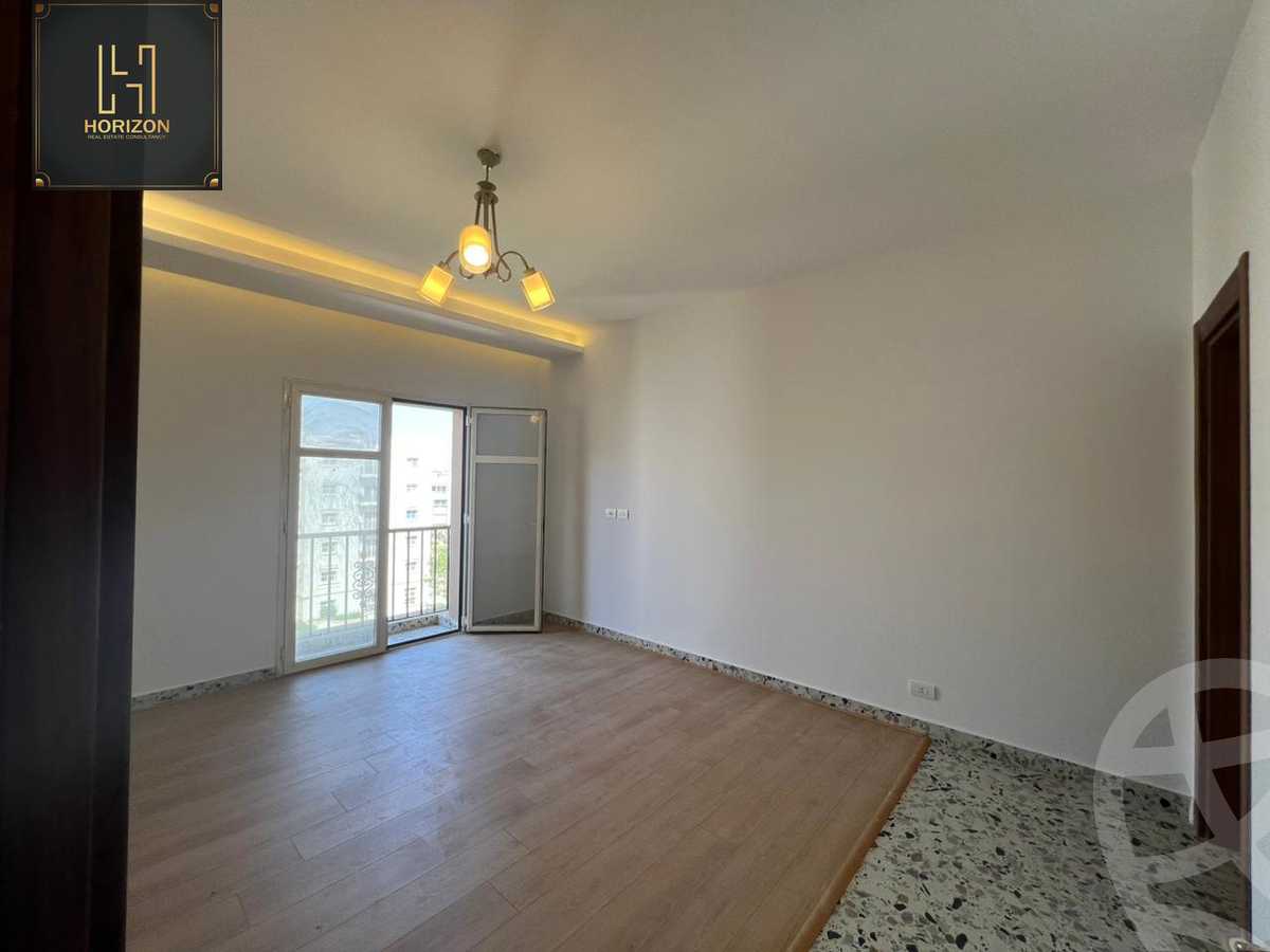 https://aqarmap.com.eg/ar/listing/6277892-for-rent-cairo-new-cairo-compounds-hyde-park-centre-ville-hyde-park