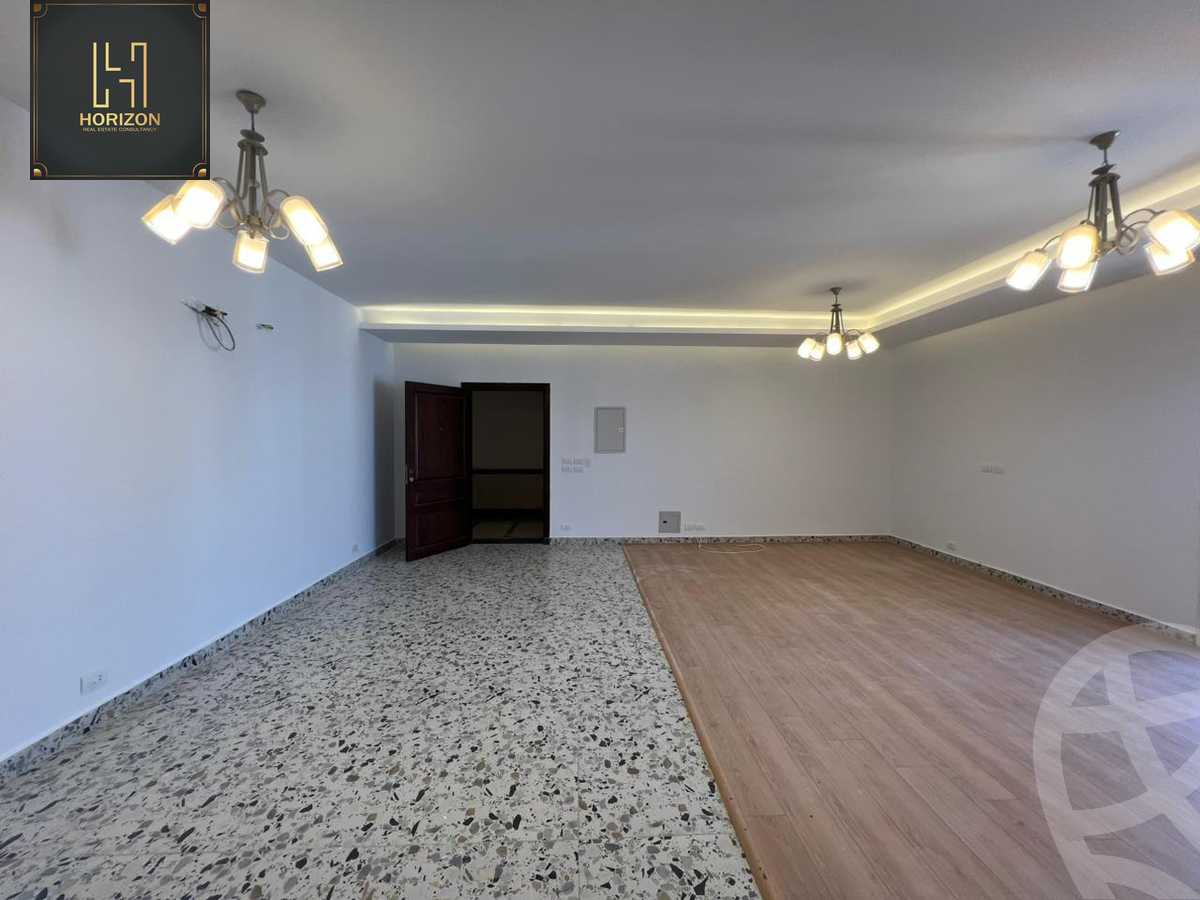 https://aqarmap.com.eg/ar/listing/6277892-for-rent-cairo-new-cairo-compounds-hyde-park-centre-ville-hyde-park