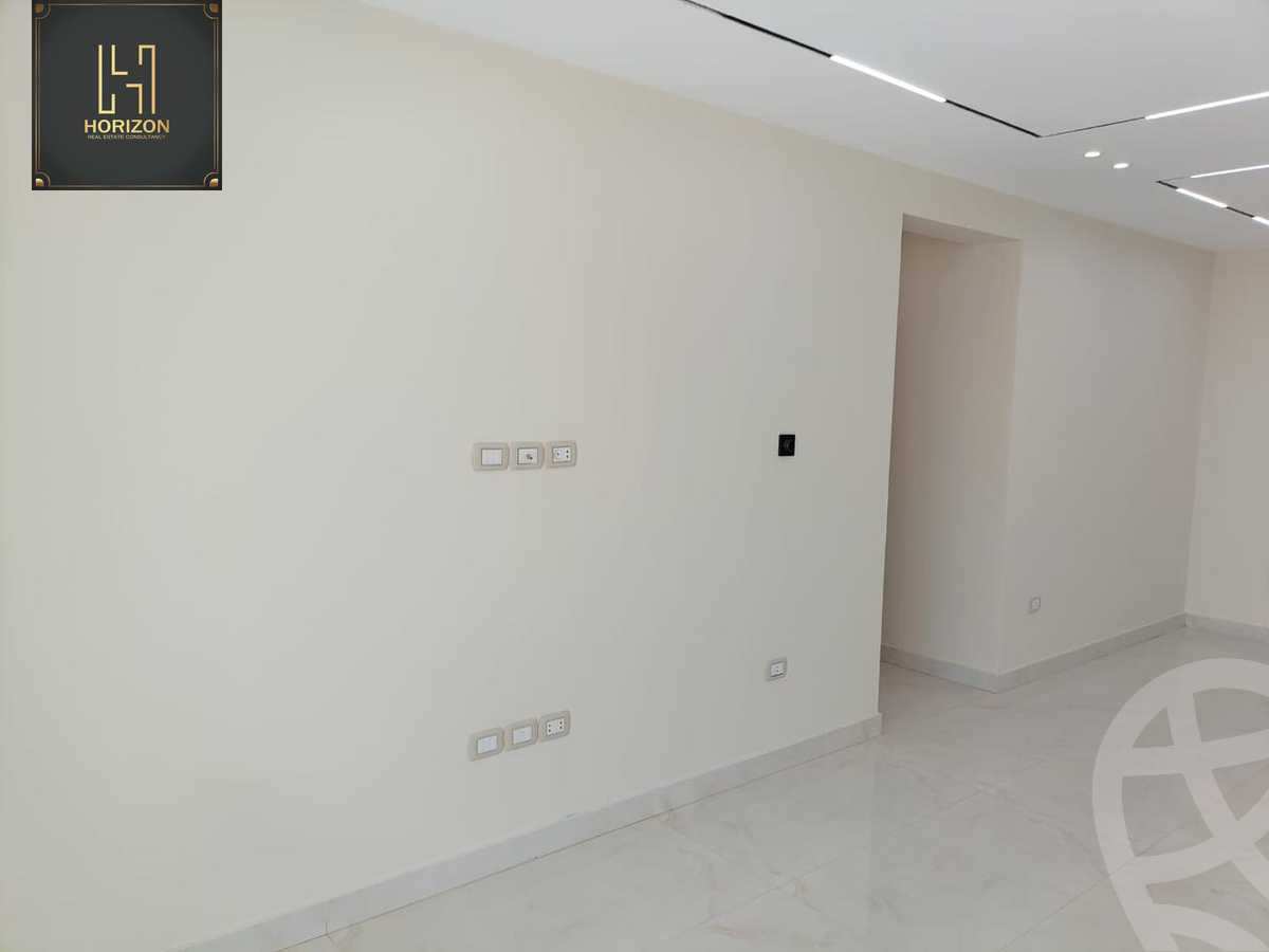 https://aqarmap.com.eg/ar/listing/6282099-for-rent-cairo-new-cairo-compounds-galleria-moon-valley