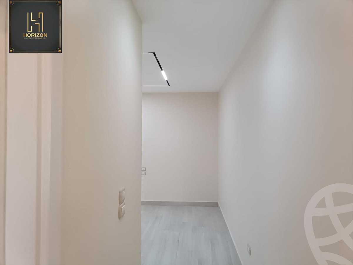 https://aqarmap.com.eg/ar/listing/6282099-for-rent-cairo-new-cairo-compounds-galleria-moon-valley