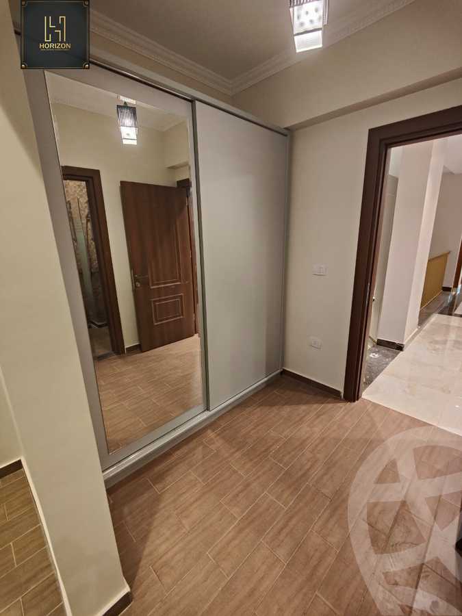 https://aqarmap.com.eg/ar/listing/6283357-for-rent-cairo-new-cairo-compounds-mountain-view-hyde-park