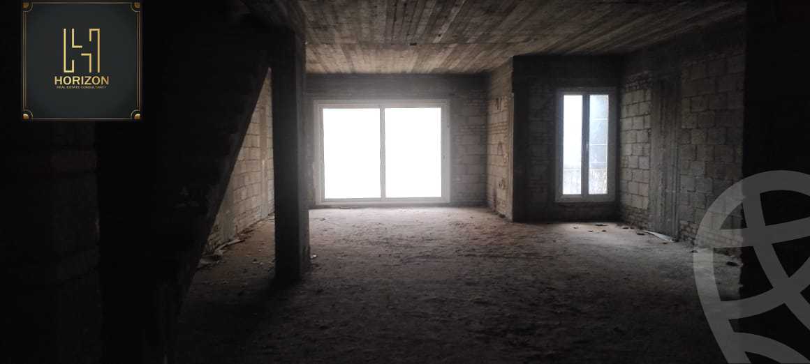 https://aqarmap.com.eg/ar/listing/6288836-for-sale-cairo-new-cairo-compounds-mountain-view-hyde-park
