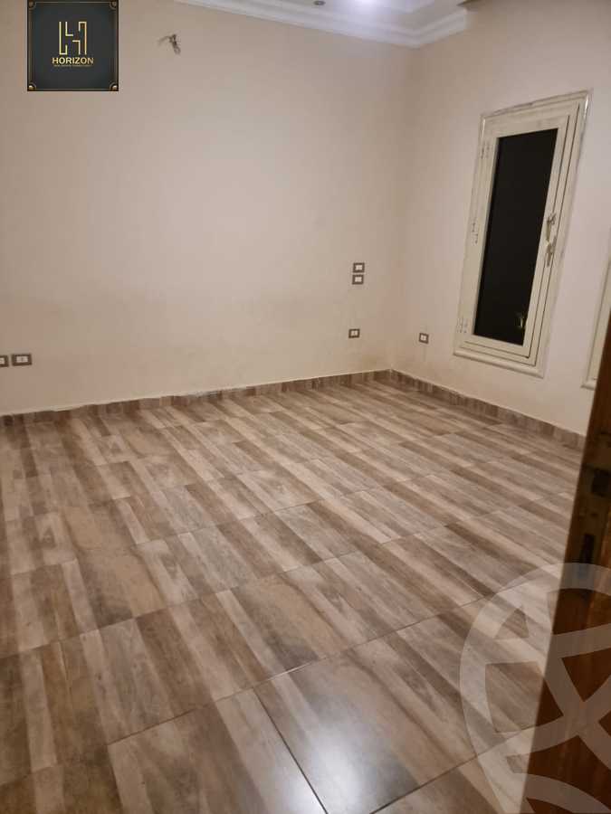 https://aqarmap.com.eg/en/listing/6356823-for-sale-cairo-new-cairo-compounds-moon-valley