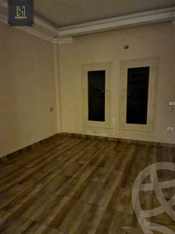 https://aqarmap.com.eg/en/listing/6356823-for-sale-cairo-new-cairo-compounds-moon-valley
