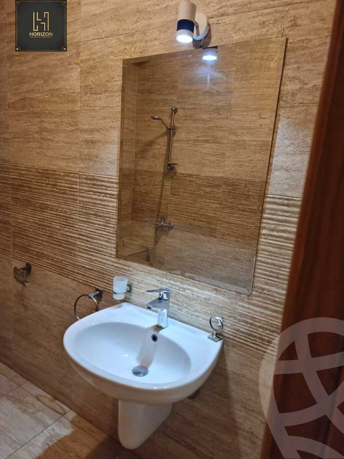 https://aqarmap.com.eg/en/listing/6356823-for-sale-cairo-new-cairo-compounds-moon-valley