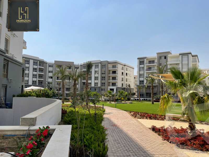 https://aqarmap.com.eg/ar/listing/6376286-for-sale-cairo-new-cairo-compounds-hyde-park-park-corner-hyde-park
