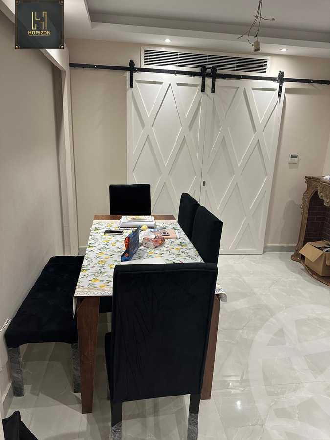 https://aqarmap.com.eg/ar/listing/6376335-for-rent-cairo-new-cairo-compounds-mountain-view-hyde-park