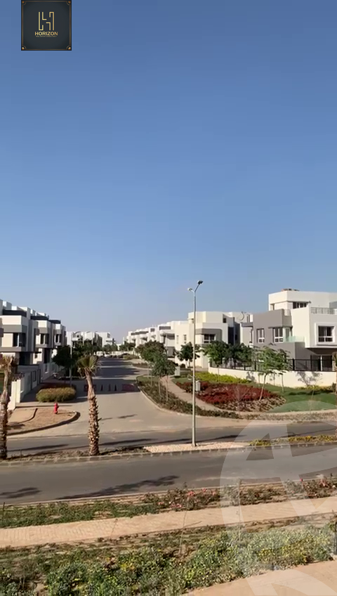 https://aqarmap.com.eg/en/listing/6376388-for-sale-cairo-new-cairo-compounds-hyde-park-park-corner-hyde-park