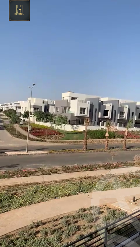 https://aqarmap.com.eg/en/listing/6376388-for-sale-cairo-new-cairo-compounds-hyde-park-park-corner-hyde-park