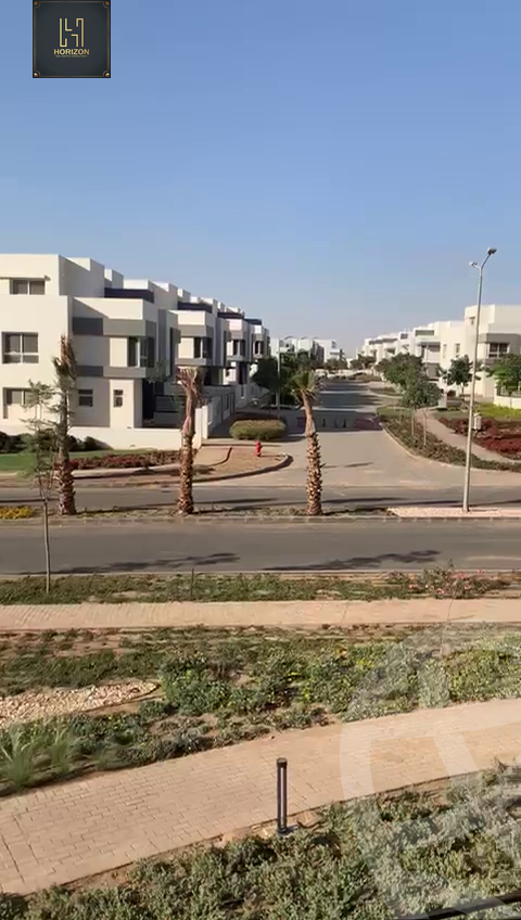 https://aqarmap.com.eg/en/listing/6376388-for-sale-cairo-new-cairo-compounds-hyde-park-park-corner-hyde-park