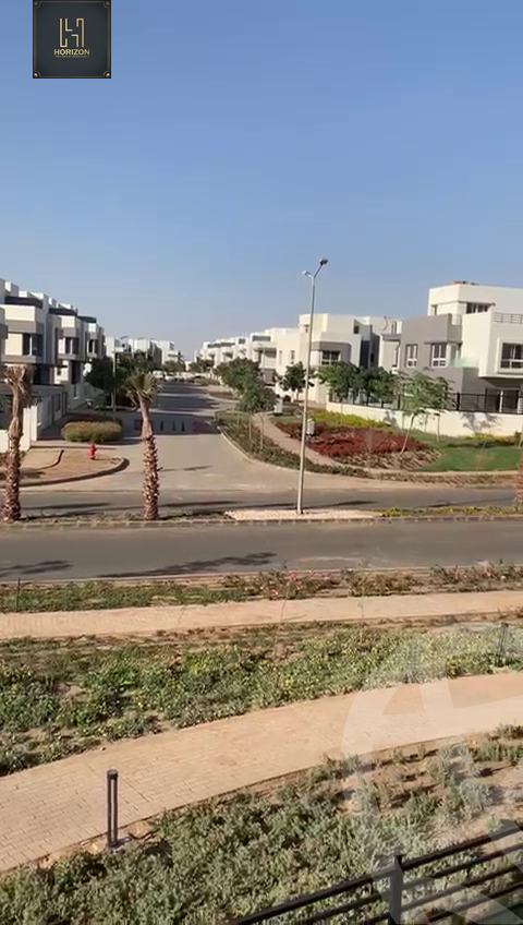 https://aqarmap.com.eg/en/listing/6376388-for-sale-cairo-new-cairo-compounds-hyde-park-park-corner-hyde-park