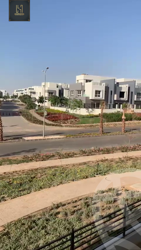 https://aqarmap.com.eg/en/listing/6376388-for-sale-cairo-new-cairo-compounds-hyde-park-park-corner-hyde-park