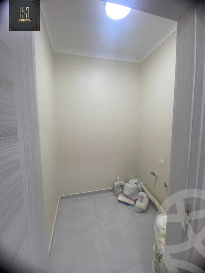 https://aqarmap.com.eg/ar/listing/6379483-for-sale-cairo-new-cairo-compounds-cairo-new-cairo-compounds-regents-park