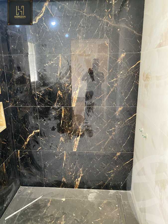 https://aqarmap.com.eg/en/listing/6400788-for-sale-cairo-new-cairo-compounds-mountain-view-hyde-park
