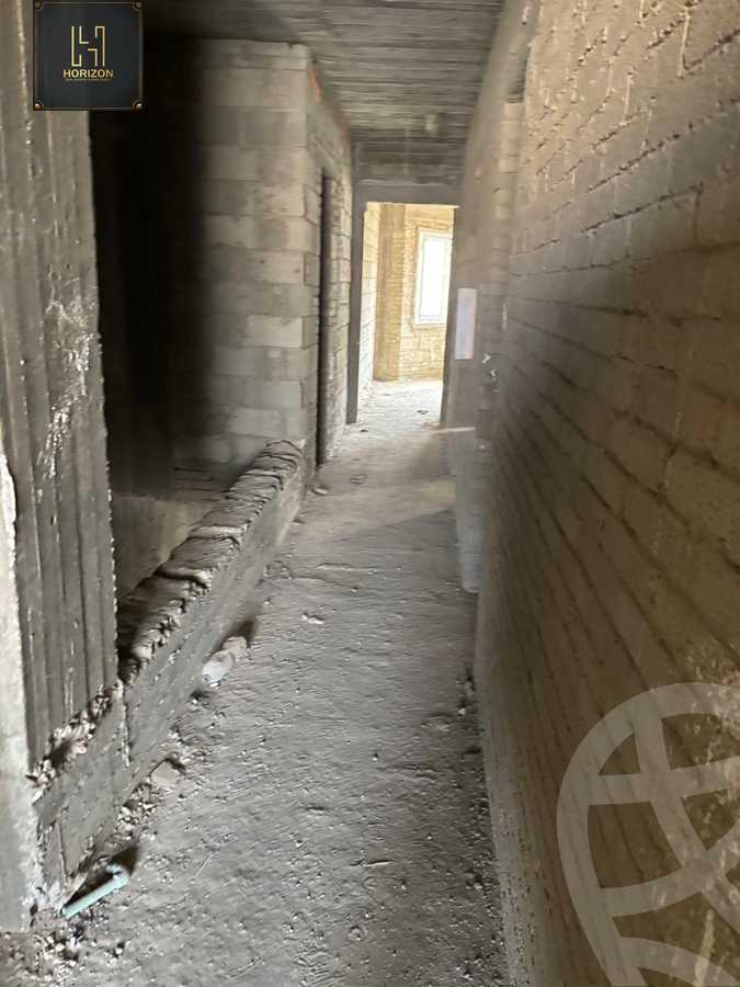 https://aqarmap.com.eg/ar/listing/6418455-for-sale-cairo-new-cairo-compounds-mountain-view-hyde-park