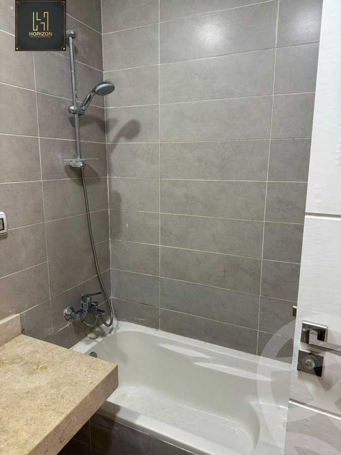 https://aqarmap.com.eg/ar/listing/6426355-for-rent-cairo-new-cairo-compounds-kmbwnd-fyldj-jyt-blm-hylz