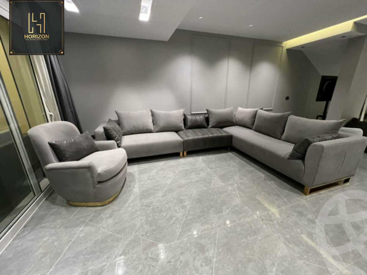 https://aqarmap.com.eg/ar/listing/6456070-for-sale-cairo-new-cairo-compounds-mountain-view-hyde-park