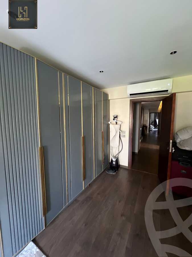 https://aqarmap.com.eg/ar/listing/6456070-for-sale-cairo-new-cairo-compounds-mountain-view-hyde-park