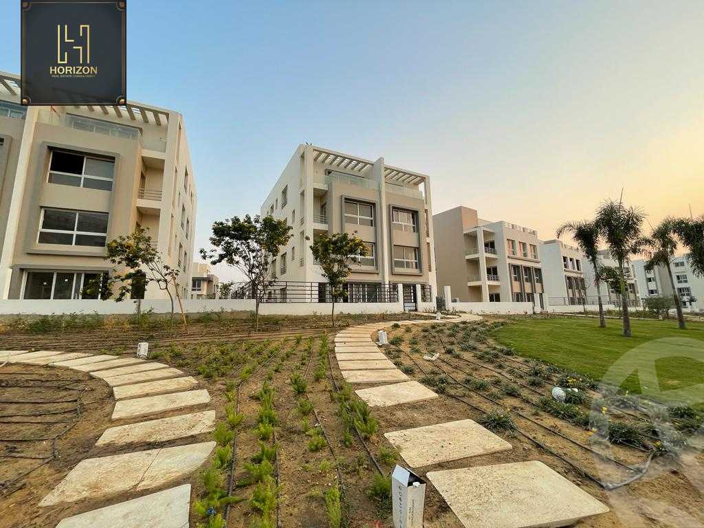 https://aqarmap.com.eg/en/listing/6476257-for-sale-cairo-new-cairo-compounds-hyde-park-cluster-1-hyde-park