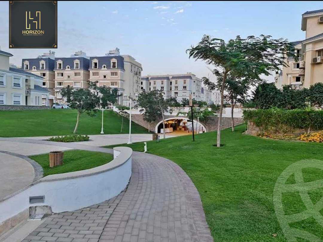 https://aqarmap.com.eg/en/listing/6485109-for-sale-cairo-new-cairo-compounds-mountain-view-hyde-park