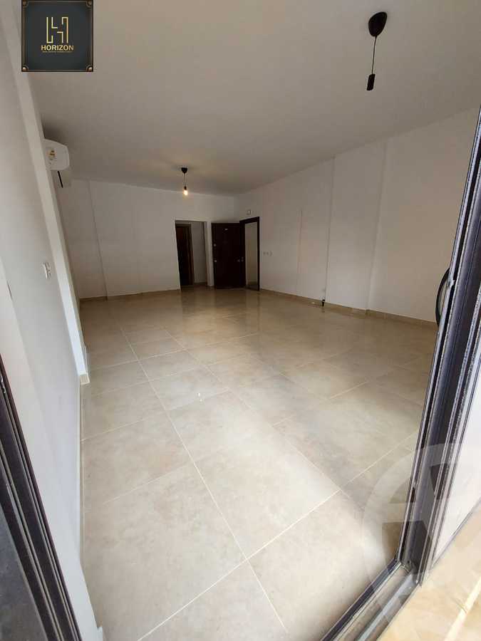 https://aqarmap.com.eg/ar/listing/6554567-for-rent-cairo-new-cairo-compounds-fifth-square