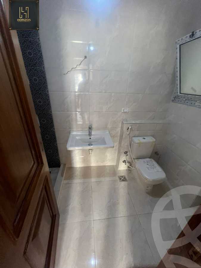 https://aqarmap.com.eg/en/listing/6576915-for-rent-cairo-new-cairo-compounds-hyde-park-centre-ville-hyde-park