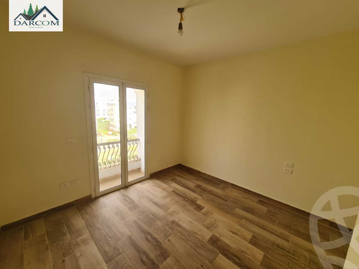 https://aqarmap.com.eg/ar/listing/3805312-for-rent-cairo-new-cairo-compounds-mountain-view-hyde-park